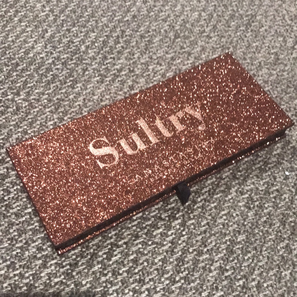 NEW Sultry Palette + brush  (not in box)